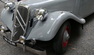 Réparation et rénovation de voitures de collection anciennes ou youngtimers par carrossier à Irigny